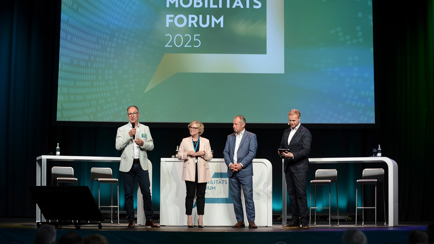 © VRR NRW-Mobilitätsforum 2025: Die Unternehmensspitzen der SPNV-Aufgabenträger bei der Begrüßung