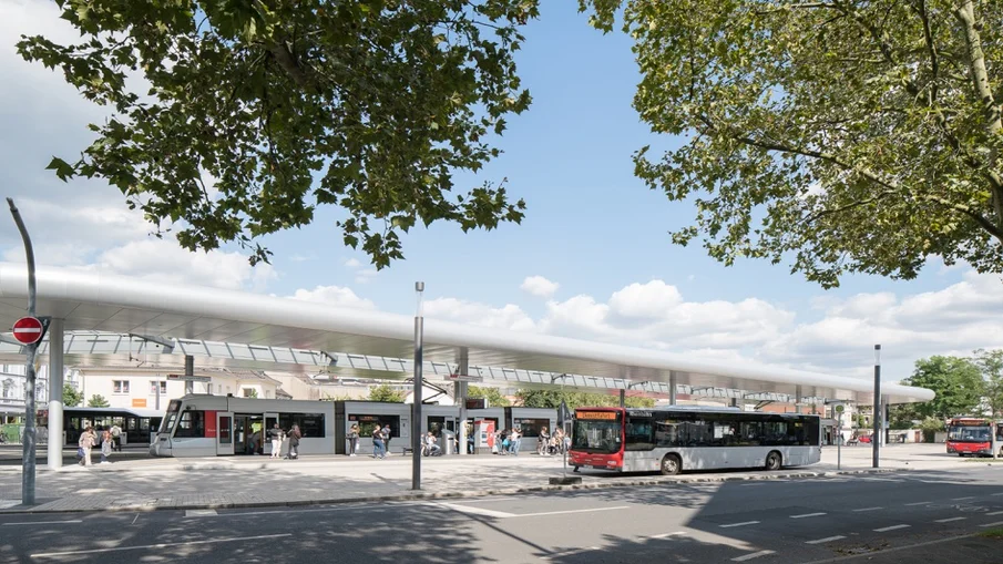 Der Busbahnhof in Ratingen.