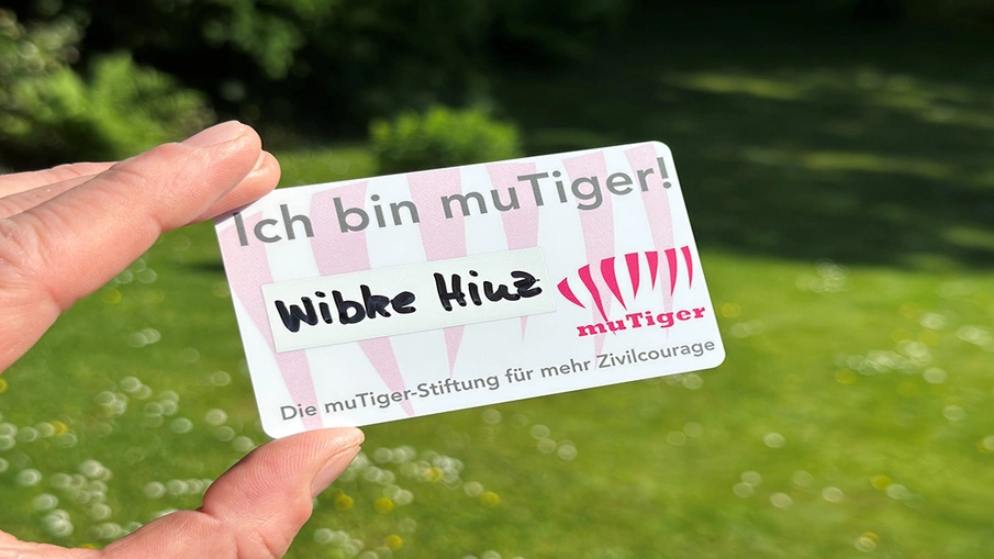 Die Vorderseite der muTiger-Karte mit dem Namen der Autorin