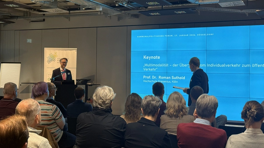 Kommunalpolitisches Forum Düsseldorf: Vortrag von Herrn Prof. Dr. Roman Suthold