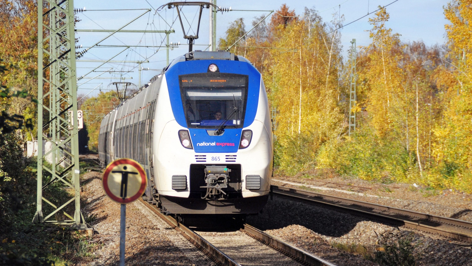 Ein anfahrender Zug