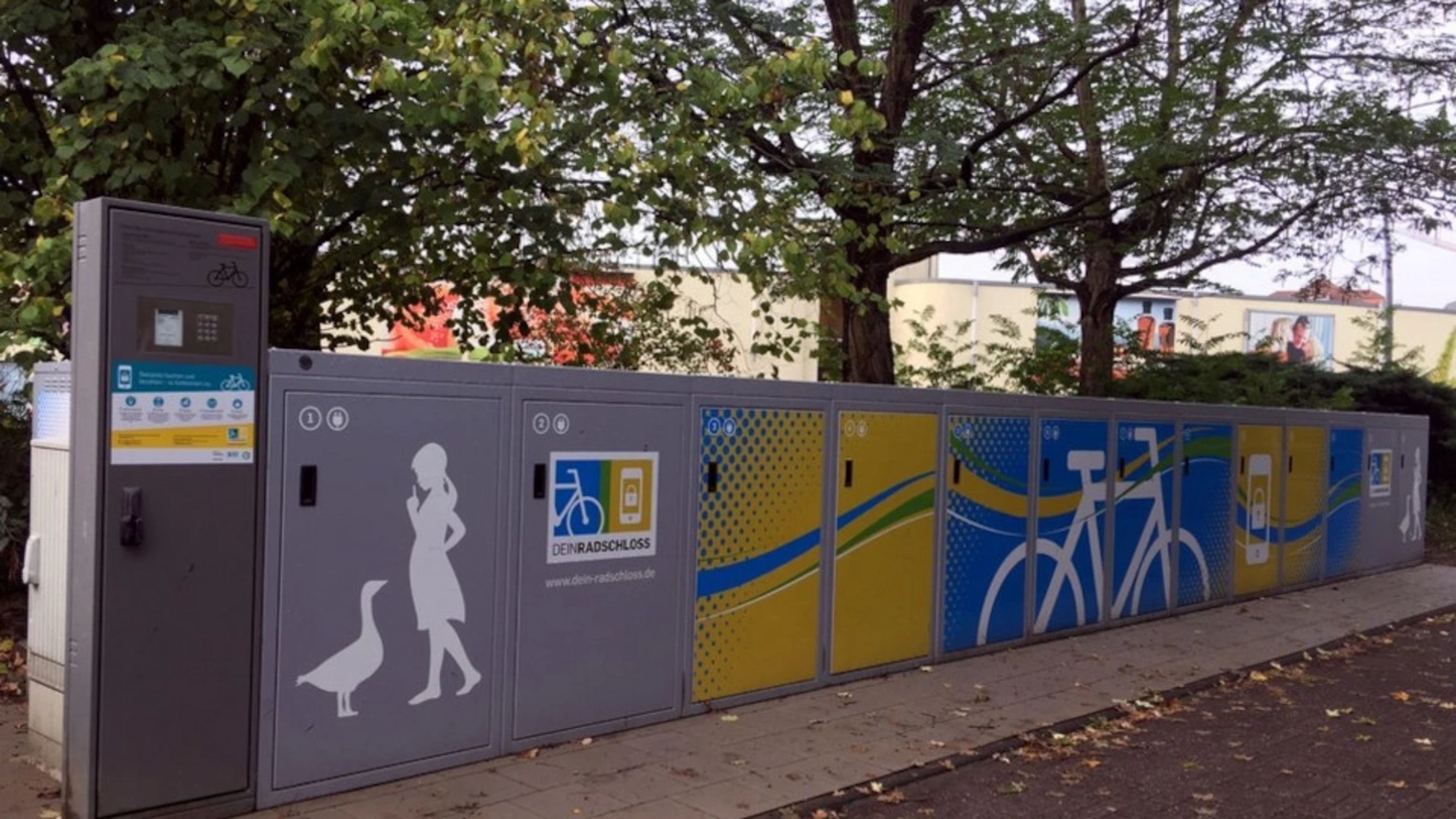 Die DeinRadschloss Anlage am Busbahnhof Monheim