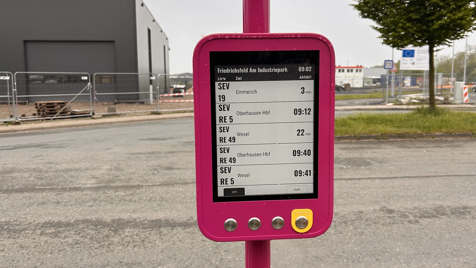 Eine mobile SEV-Haltestelle