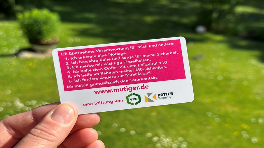 Die Rückseite der muTiger-Karte mit den wichtigsten Hinweisen zum richtigen Verhalten in kritischen Situationen