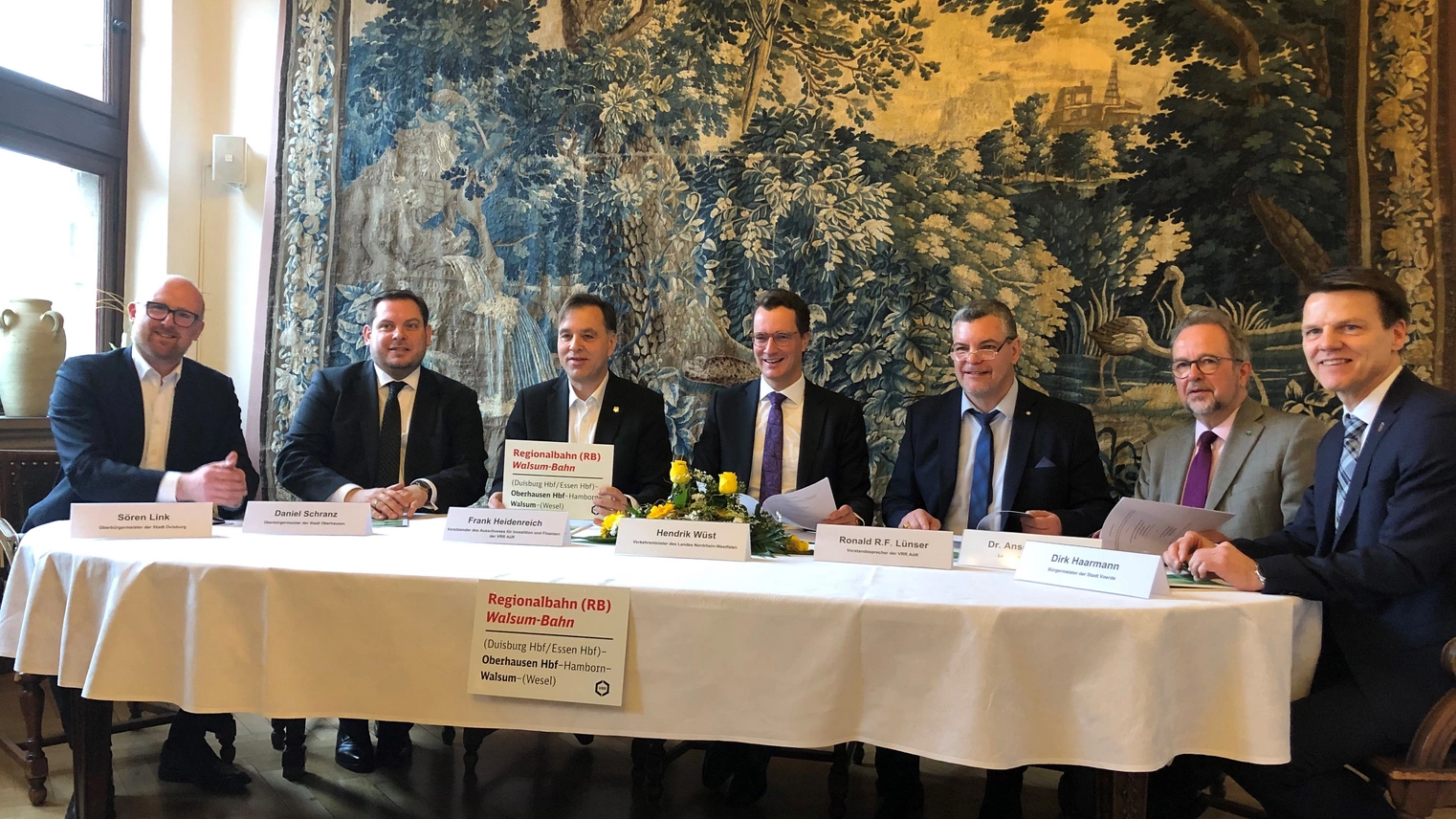 v.l. Sören Link, Daniel Schranz, Frank Heidenreich, Hendrik Wüst, Ronald R.F. Lünser, Dr. Ansgar Müller, Dirk Haarmann 