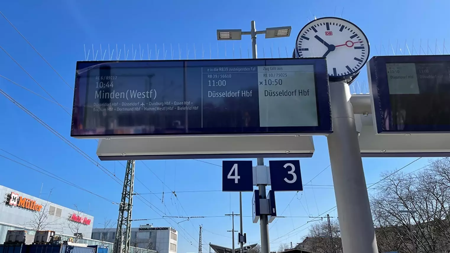 Dynamische Fahrgastinformation an Gleis 4