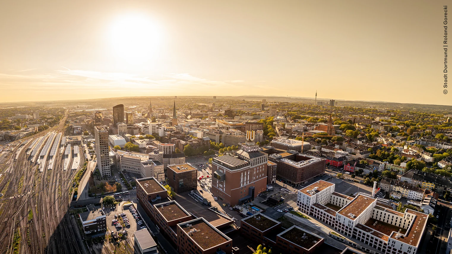 Luftaufnahme vom Dortmunder Stadtgebiet mit Blick auf das Dortmunder U