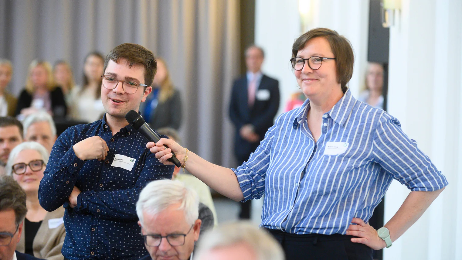 © VRR VRR-Niederrheinkonferenz 2026: zwei Personen aus dem Auditorium