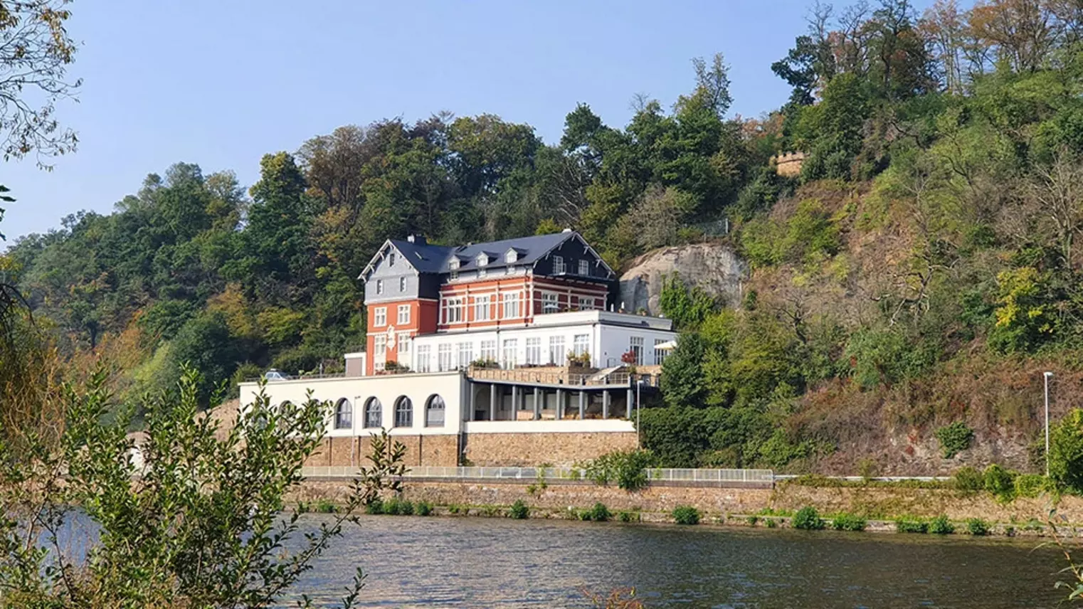 Die Jugendherberge am Kahlenberg in Mühlheim an der Ruhr liegt unmittelbar an der Ruhr