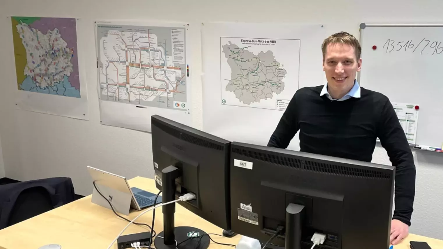 Robert Nieberg in seinem Büro beim VRR