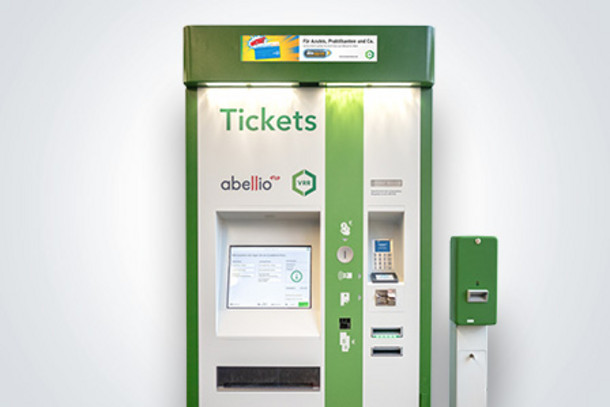 Ein grüner Fahrkartenautomat