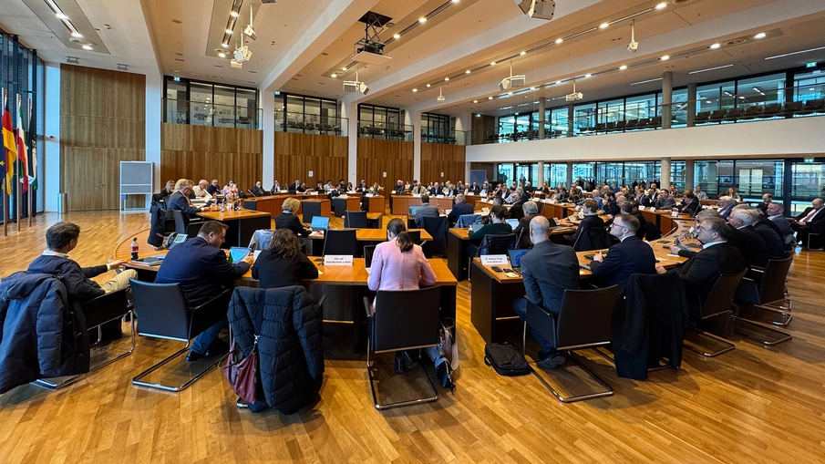 Blick in den Ratssaal im Hans-Sachs-Haus