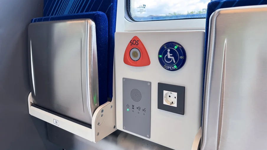 Der Sitzplatz für Gehbehinderte im BEMU-Fahrzeug
