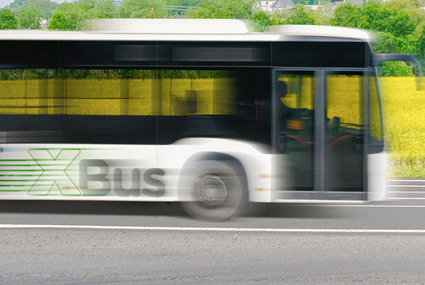 Bus im XBus-Design in der Seitenansicht
