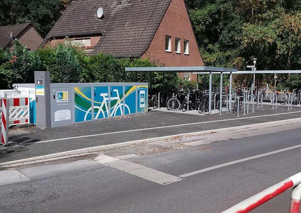 Die DeinRadschloss Anlage am Bahnhof Krefeld Forsthaus