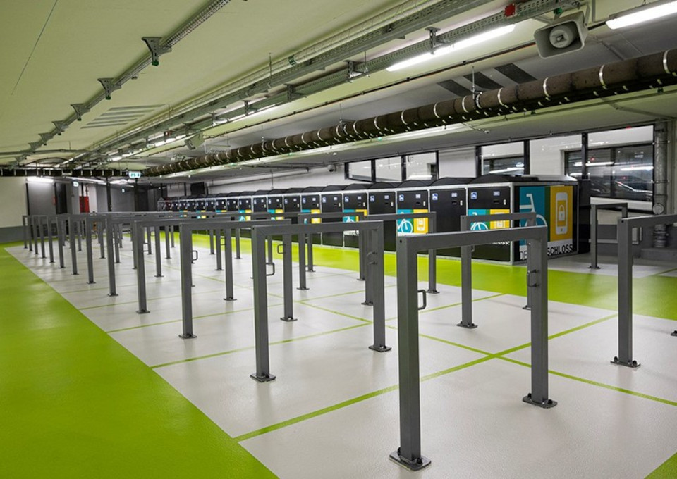 Die DeinRadschloss Fahrradboxen Parkhaus Wuppertal Hauptbahnhof