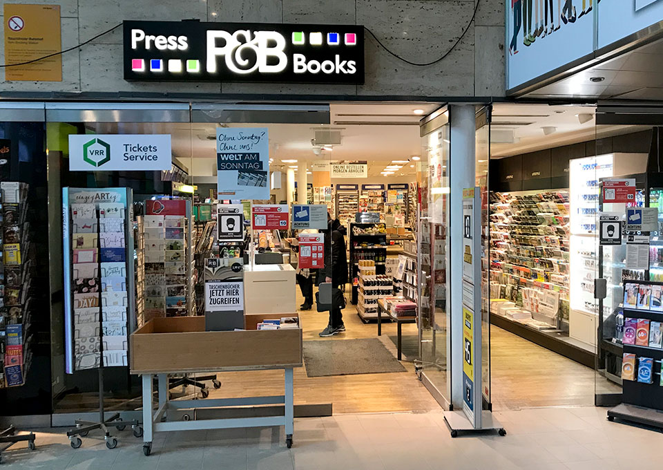 Ein Press and Book-Shop im Bahnhof
