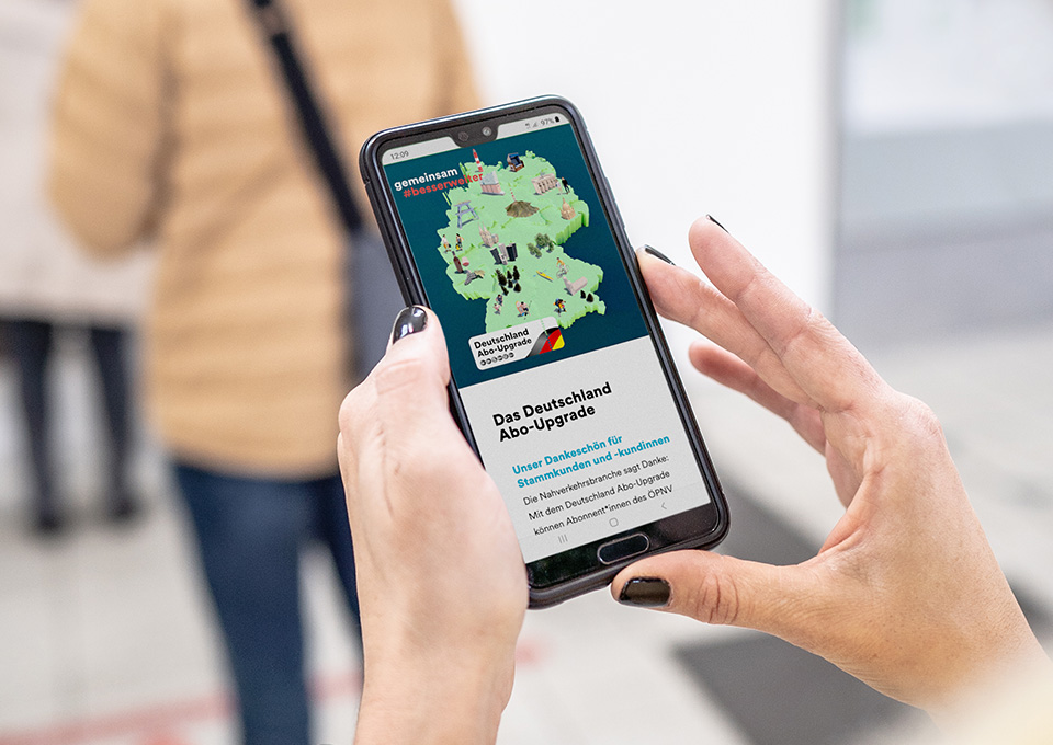 Ein Handy-Bildschirm auf dem das "Deutschland Abo-Upgrade" abgebildet ist