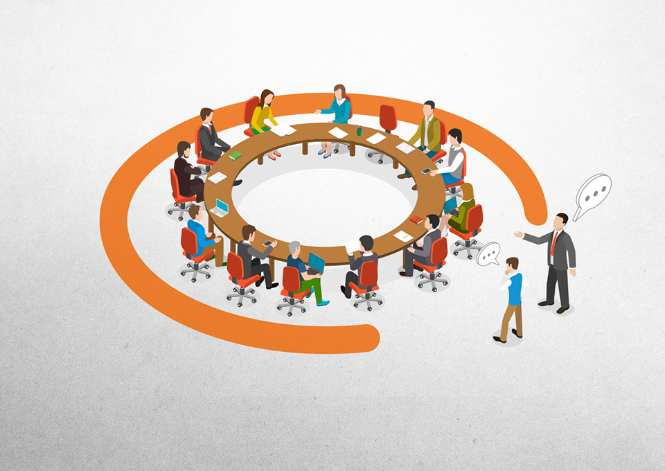 Die Grafik zeigt Personen an einem runden Tisch im Austausch. Der Tisch ist umgeben von einem orangen Kreis, der an einer Seite geöffnet ist.