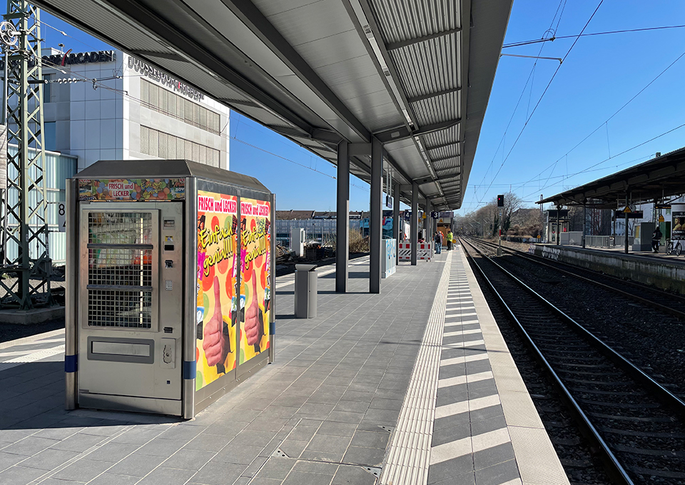 Snackautomat am neuen Regionalbahnsteig