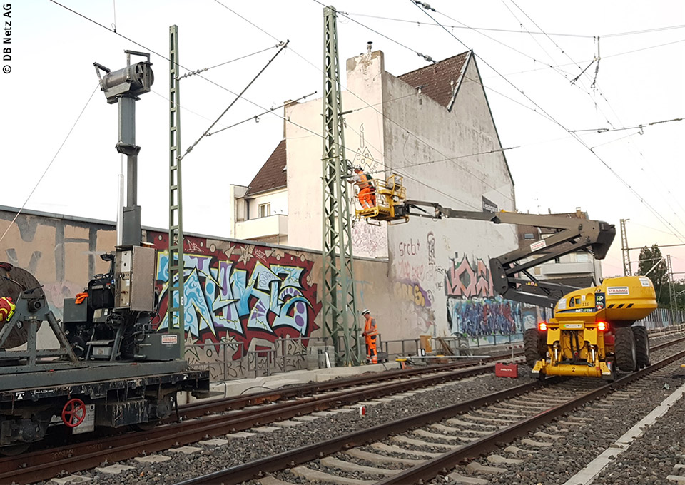 Bauarbeiten an Signalen und Oberleitung